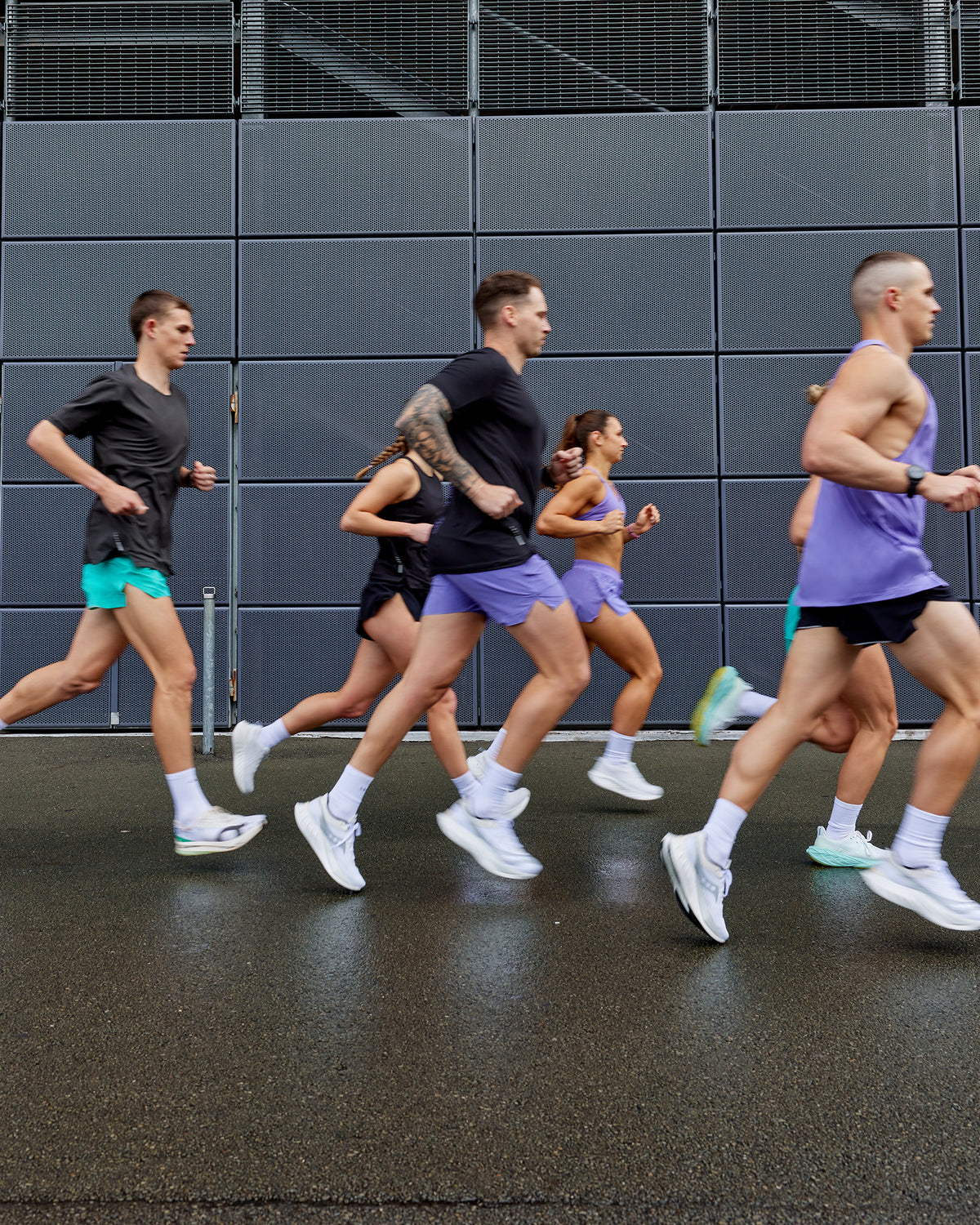 Running is a sport of obsession.The Pace Collection was designed to match this obsession.All styles feature ultra-lightweight fabrics for a distraction-free fit, so you can just keep running.