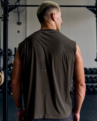 Man wearing Game Plan Boxy Tank - Onyx | Thumbnail Index: 3