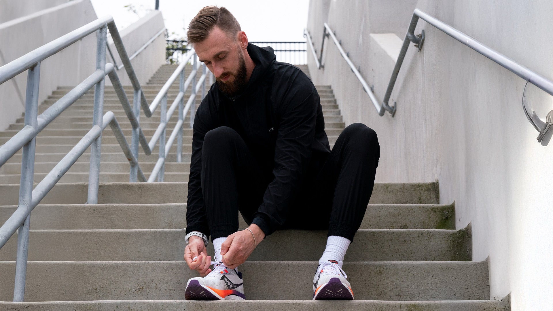 FLXMAX moves with you effortlessly, delivering all-day comfort with performance-driven stretch and softness. Whether you’re chasing goals or catching flights, it’s built to flex to your pace and your lifestyle.