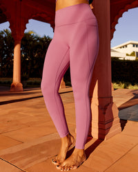Woman wearing Elixir Ultra High-Rise Full Length Legging Pockets - Mauve Haze | Thumbnail Index: 2