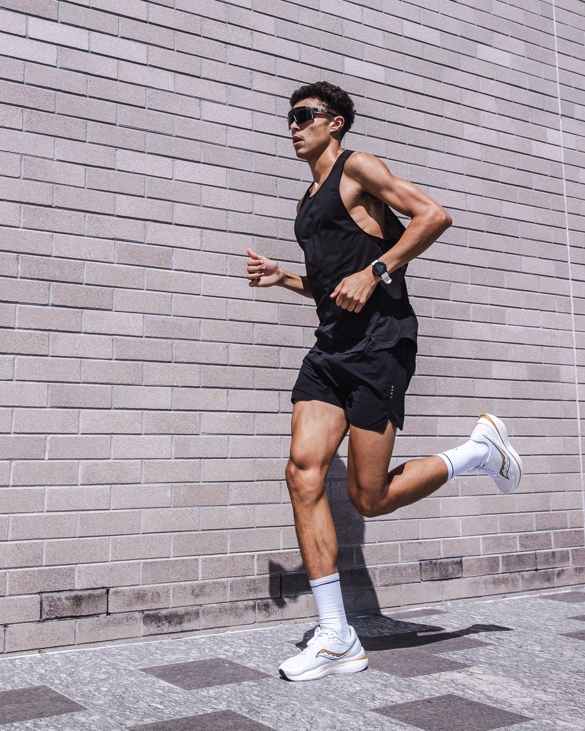 PACE RUNNING TANK