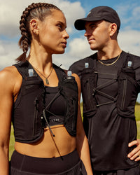 Duo wearing Pace Running Vest - Black-Reflective | Model:Both | Size:Duo | Thumbnail Index: 0