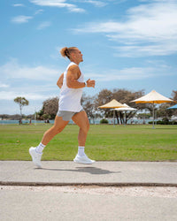 Man wearing UltraAir 5" Lined Performance Shorts - Circular Grey | Thumbnail Index: 2
