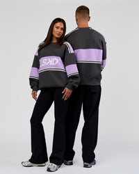 Duo wearing A-Team Sweater Oversize in Dark Storm-Pale Lilac | Model:Bianca | Size:XS | Model:Albert | Size:M | Thumbnail Index: 0