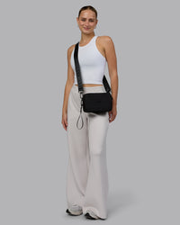 Go-To Shoulder Bag - Black | Thumbnail Index: 6