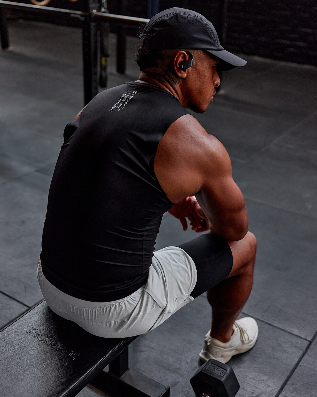 Man wearing BaseTech Tank - Black | Model:Paris | Size:L - view 3