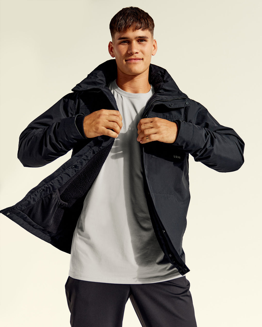 Man wearing Marshall 2.0 Jacket - Black | Model:Jackson | Size:L - view 5