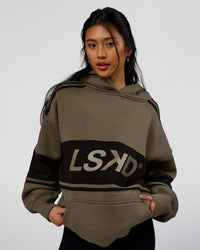 Woman wearing 
A-Team Oversized Hoodie - Walnut Grey-Caviar | Model:Loren | Size:L | Thumbnail Index: 5