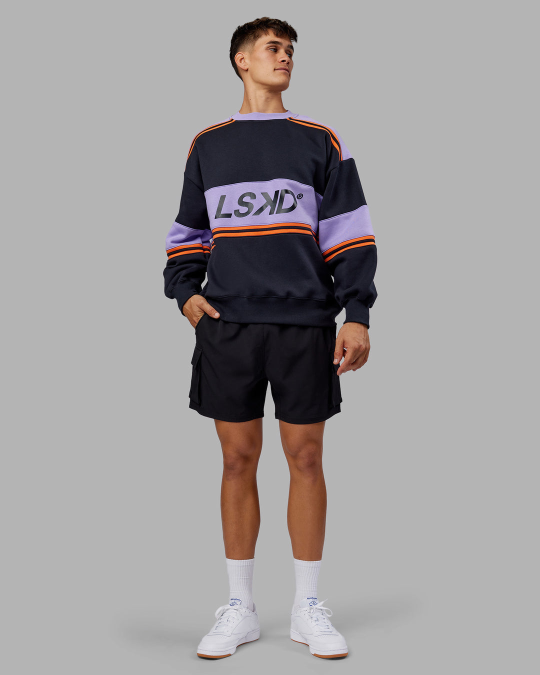 Man wearing A-Team Sweater Oversize - Caviar-Violet Ray | Model:Jackson | Size:L - view 9