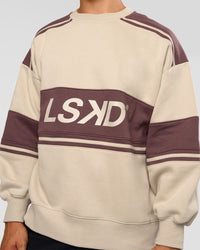 Man wearing A-Team Sweater Oversize - Shale Beige-Cocoa Powder | Model:Jackson | Size:L | Thumbnail Index: 7