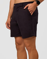 Man wearing All Day ZeroCrease™ Regular 8" Short - Black | Model:Liam | Size:34 | Thumbnail Index: 7