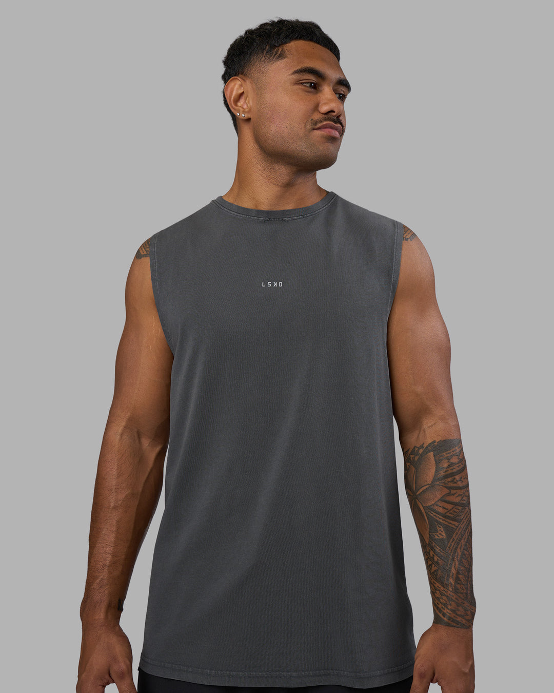 Man wearing Base FLXCotton Tank - Dark Storm Washed | Model:Xav | Size:L - view 1