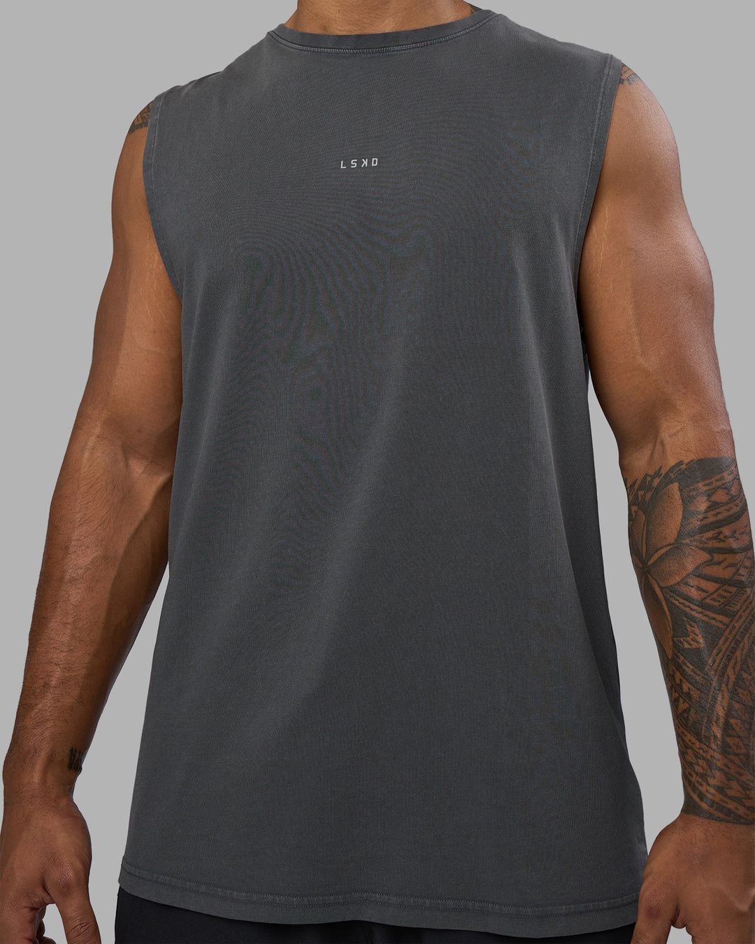 Man wearing Base FLXCotton Tank - Dark Storm Washed | Model:Xav | Size:L - view 4