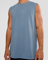 Man wearing Base FLXCotton Tank Regular Fit +2cm - Elemental Blue Washed | Model:Marcus | Size:L | Thumbnail Index: 4