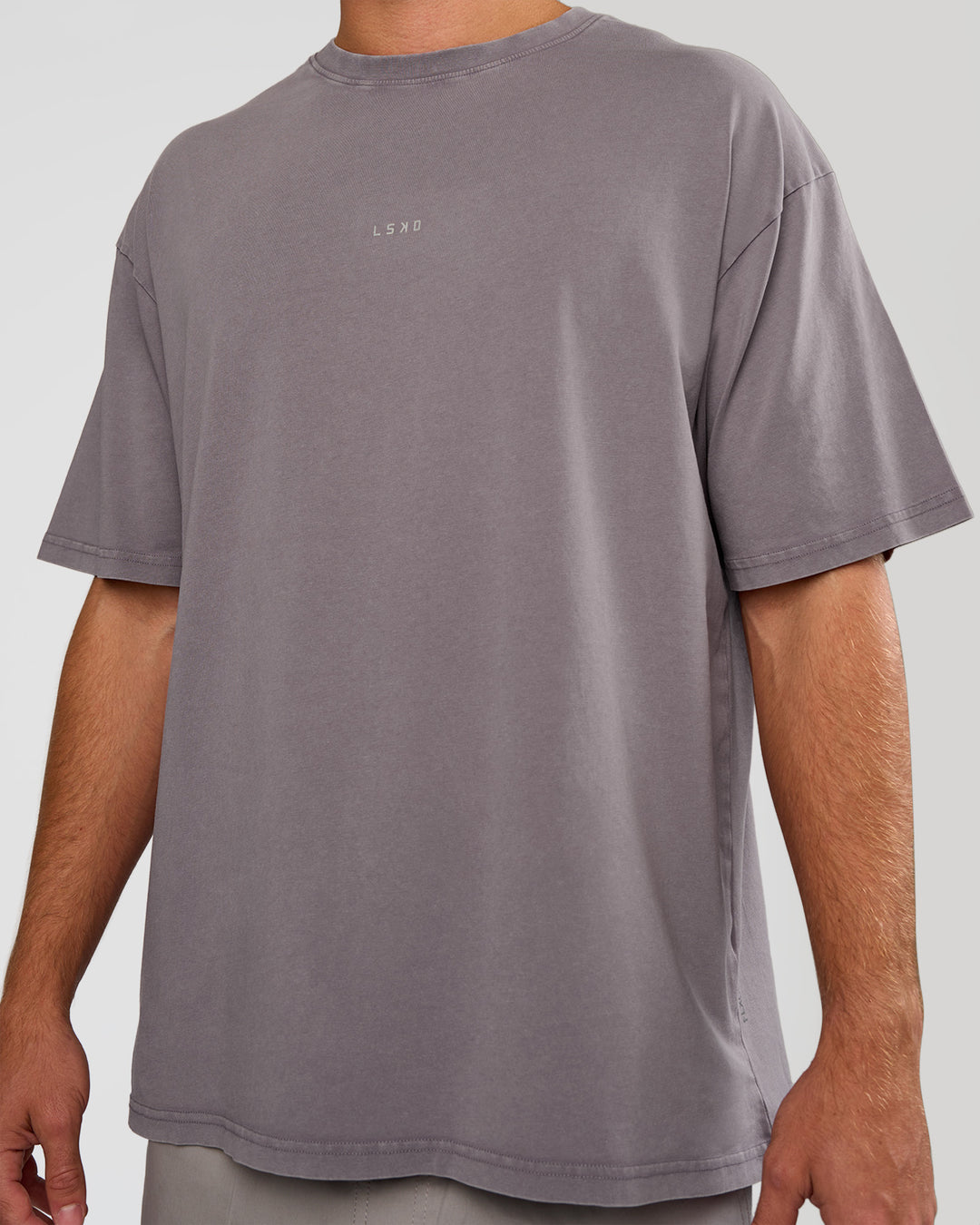 Man wearing Base FLXCotton Tee Oversized - Duskstone Washed | Model:Marcus | Size:L - view 5