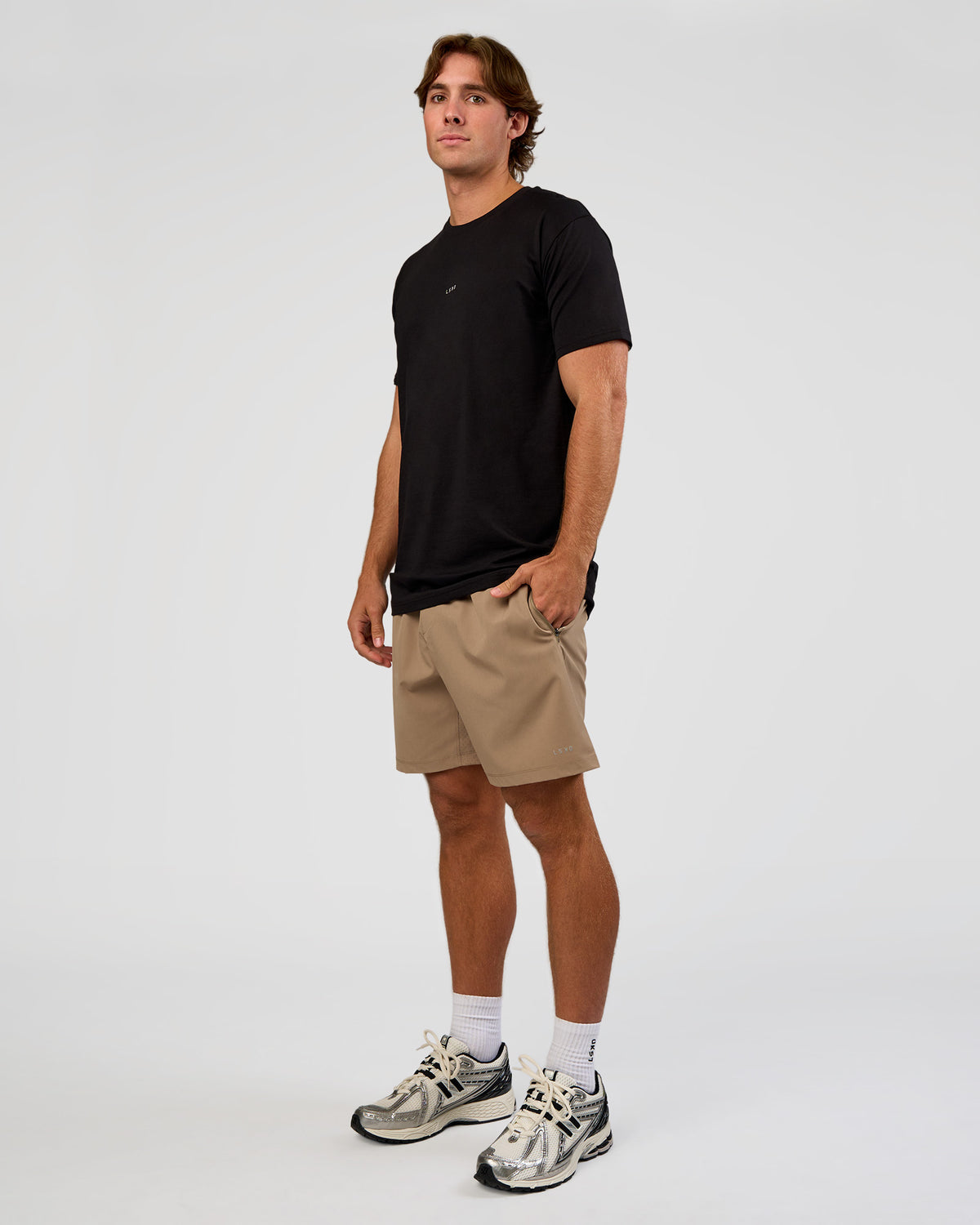 Man wearing Base Heavyweight FLXCotton Tee Regular Fit +2cm - Black | Model:Marcus | Size:L