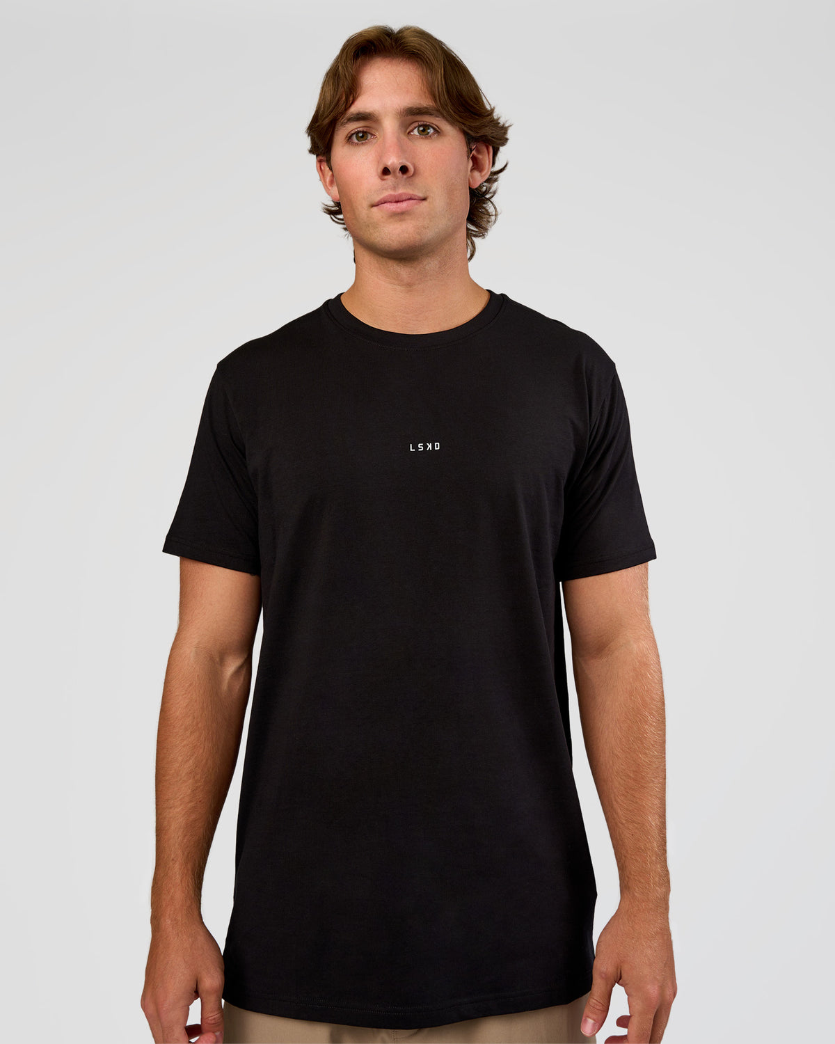 Man wearing Base Heavyweight FLXCotton Tee Regular Fit +2cm - Black | Model:Marcus | Size:L