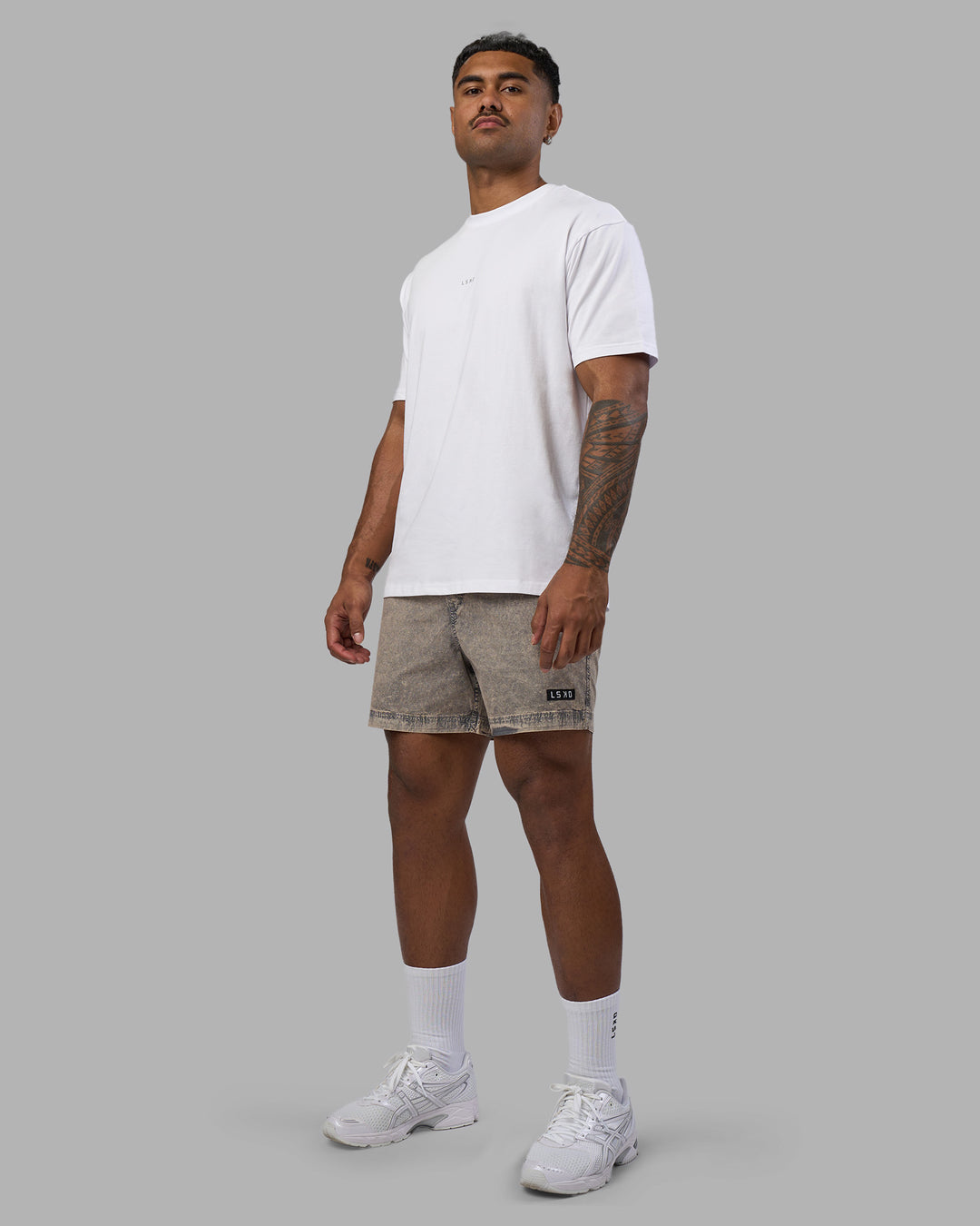 Man wearing Daily Pigment 5" Short - Pigment Slate | Model:Xav | Size:L - view 6