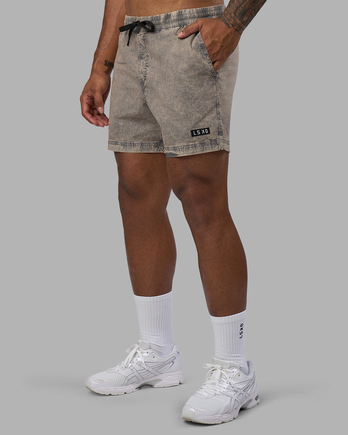Man wearing Daily Pigment 5" Short - Pigment Slate | Model:Xav | Size:L