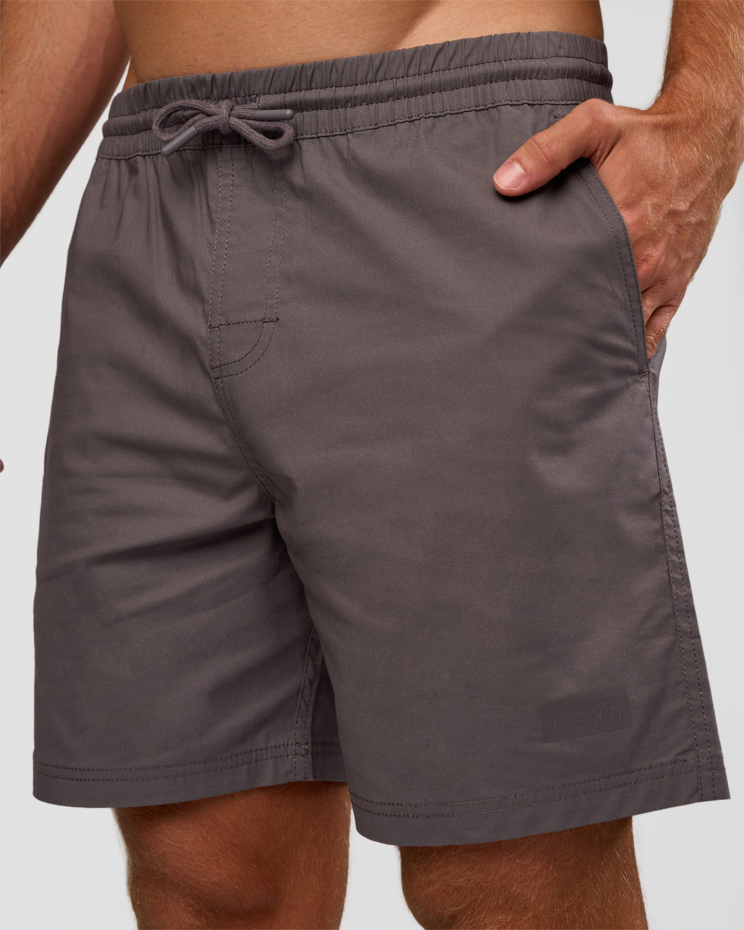 Man wearing Daily 7" Short - Duskstone | Model:Marcus | Size:L - view 3