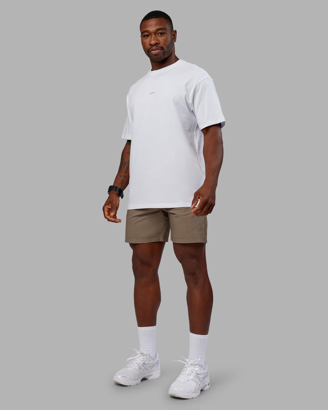 Man wearing Daily 7" Short - Greige | Model:Sam | Size:L - view 3