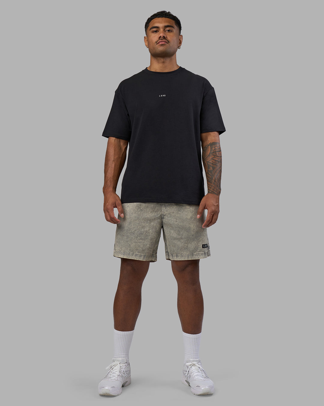 Man wearing Daily Short Pigment 7" - Pigment Slate | Model:Xav | Size:L - view 5