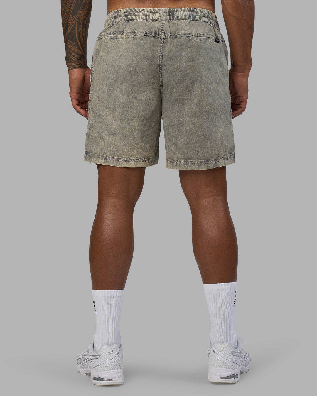 Man wearing Daily Short Pigment 7" - Pigment Slate | Model:Xav | Size:L - view 4