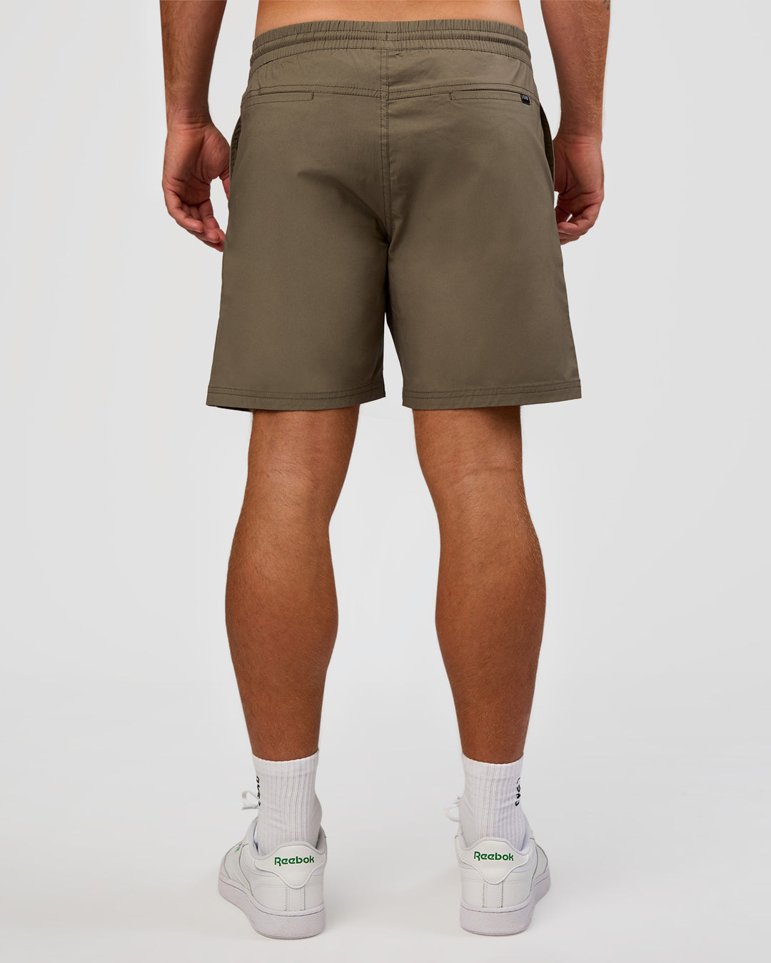 Man wearing Daily 7" Short - Walnut Grey | Model:Marcus | Size:L - view 4