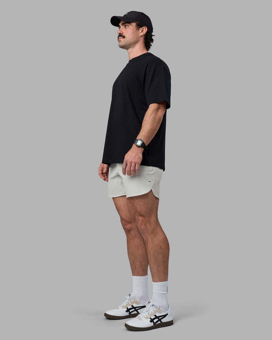 Man wearing Easy FLXCotton Tee Oversize - Black | Model:Adam | Size:L - view 10