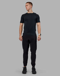 Man wearing Lift Jogger - Black | Model:Tom | Size:L | Thumbnail Index: 10