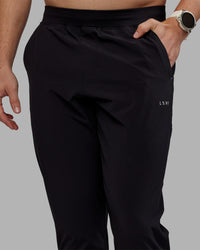 Man wearing Lift Jogger - Black | Model:Tom | Size:L | Thumbnail Index: 2