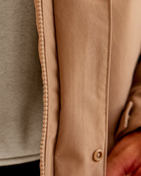 Man wearing Marshall 2.0 Jacket - Greige | Model:Jackson | Size:L | Thumbnail Index: 9