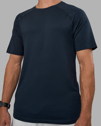 Man wearing AeroFLX+ Seamless Tee - Navy/Navy | Model:Nikola | Size:L | Thumbnail Index: 5