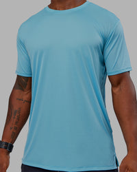 Man wearing Pace Running Tee - Retro Blue | Model:Sam | Size:L | Thumbnail Index: 5