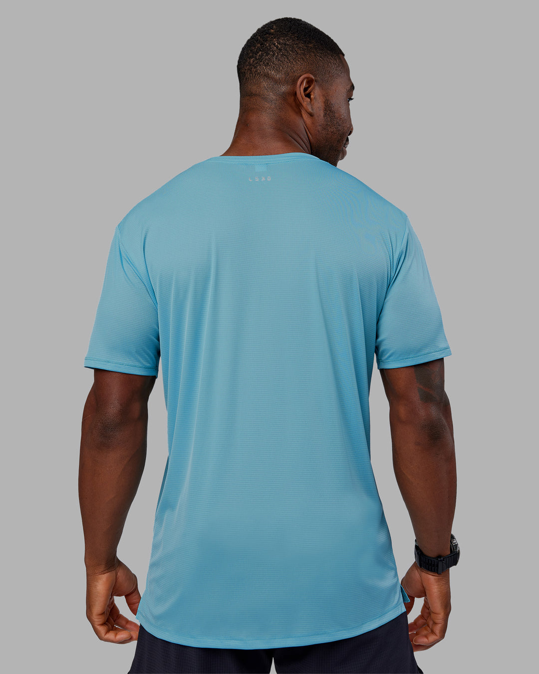 Man wearing Pace Running Tee - Retro Blue | Model:Sam | Size:L - view 4