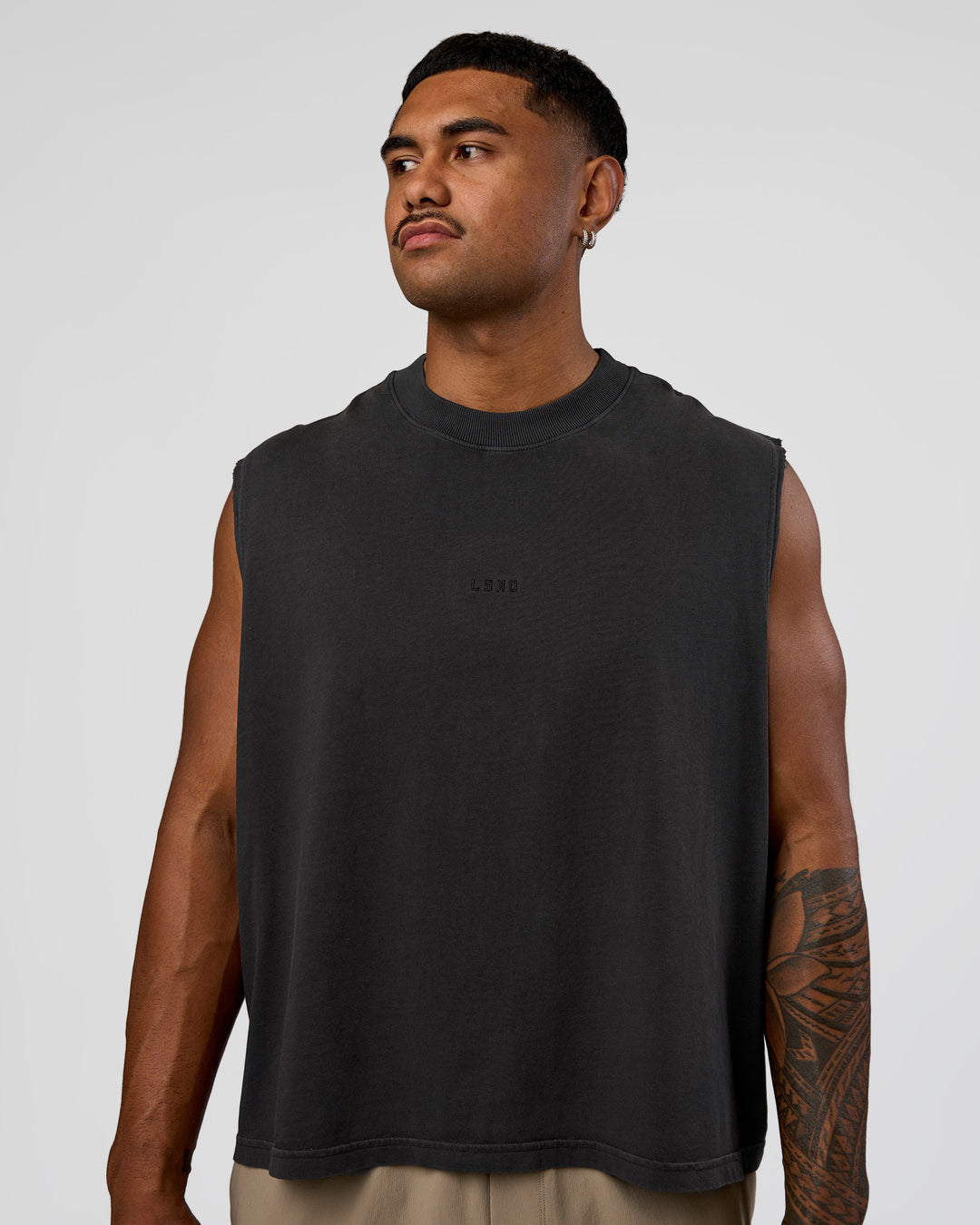 Man wearing Oversized Heavyweight Boxed Tank - Washed Black | Model:Xav | Size:L - view 3
