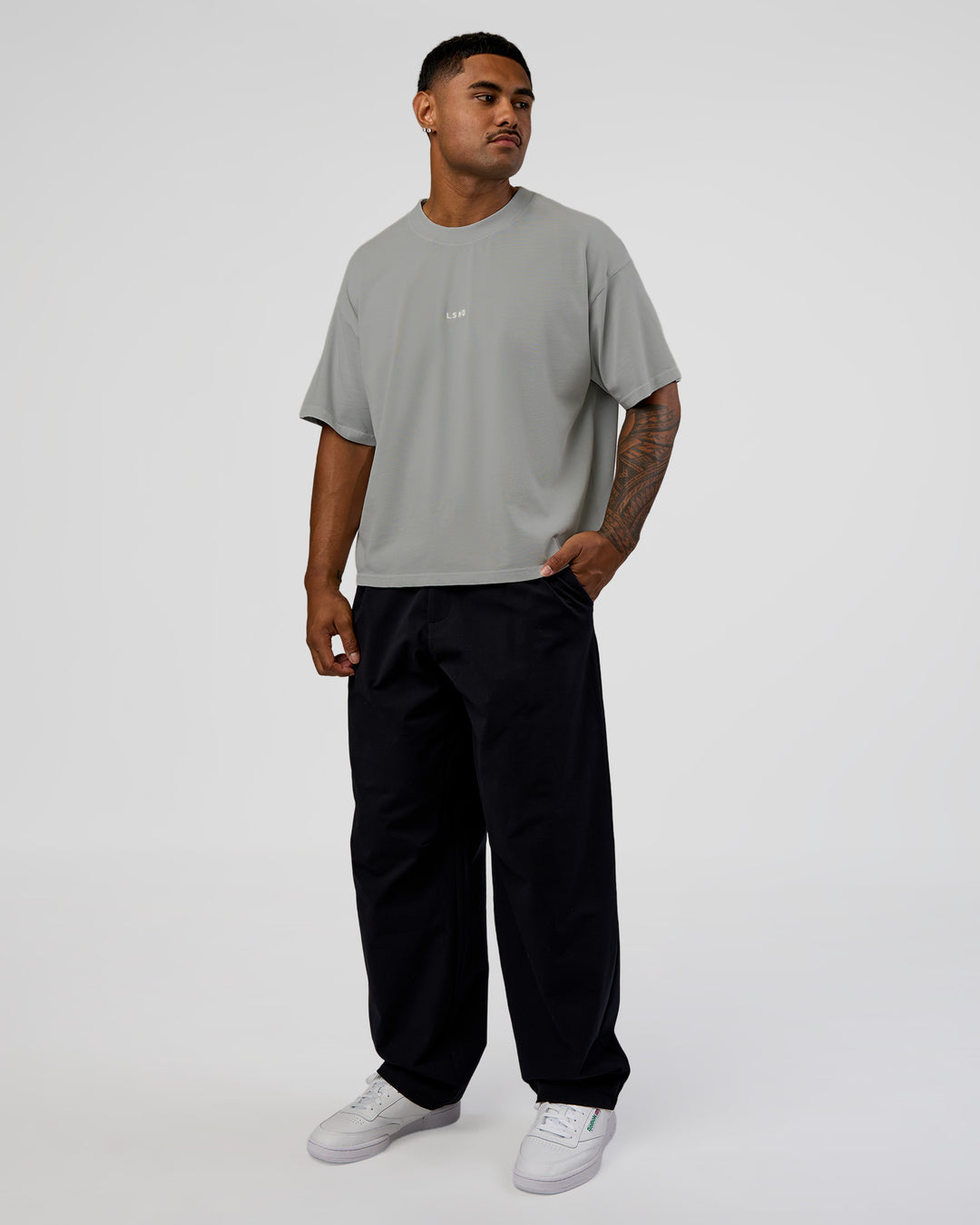 Man wearing Oversized Heavyweight Boxed Tee - Light Grey Marl | Model:Xav | Size:L - view 3