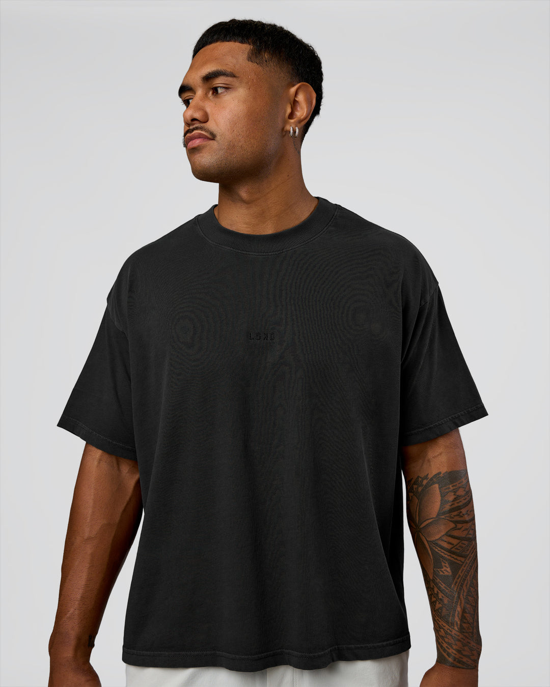 Man wearing Oversized Heavyweight Boxed Tee - Washed Black | Model:Xav | Size:L - view 2
