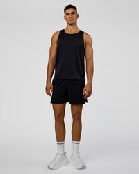 Man wearing Pace Running Tank 3.0  - Black | Model:Jackson | Size:L | Thumbnail Index: 1