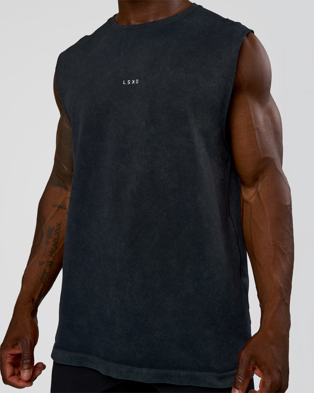 Man wearing Power Muscle Tank - Pirate Black Washed | Model:Sam | Size:L - view 4
