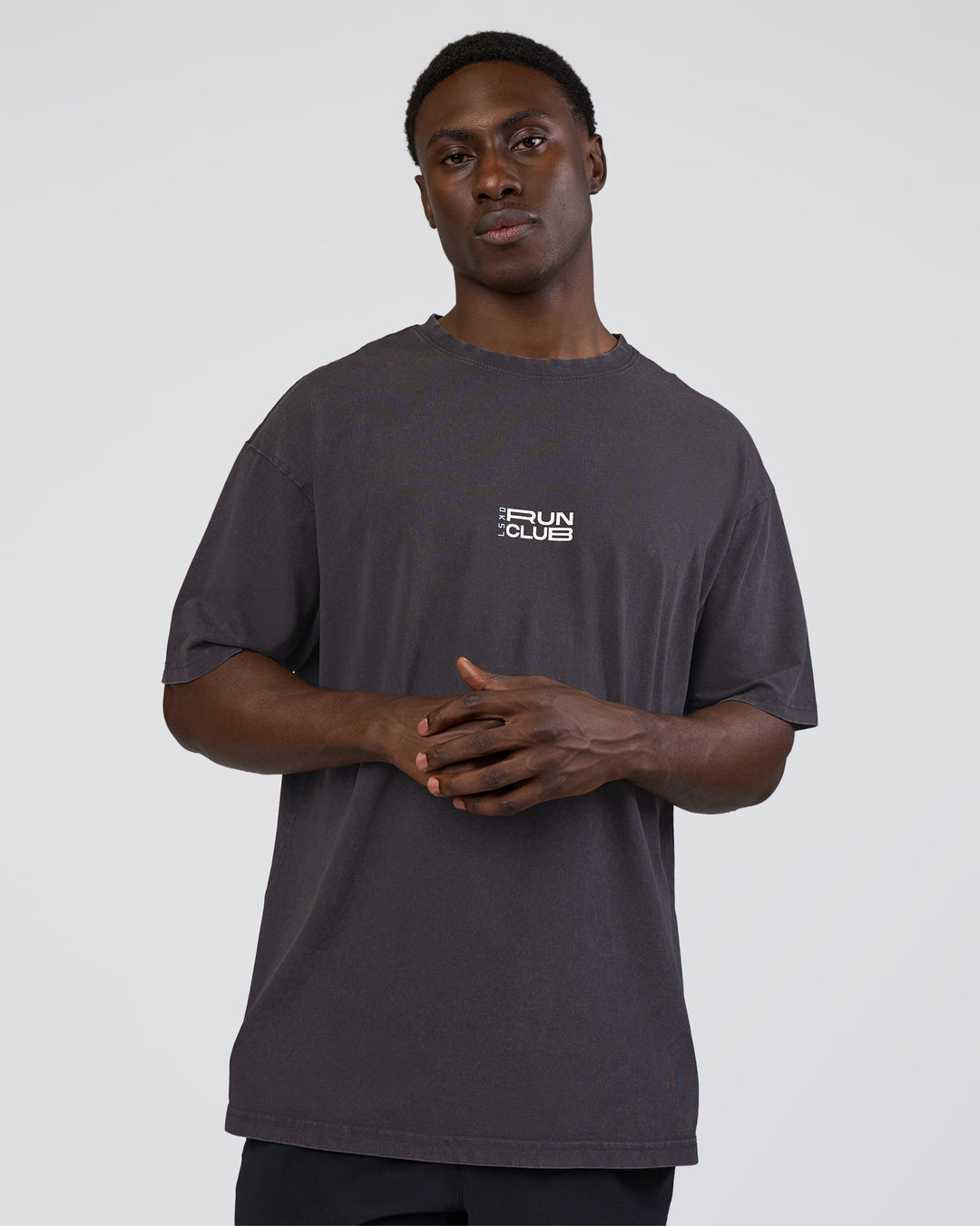 Man wearing Runner& - view 3
