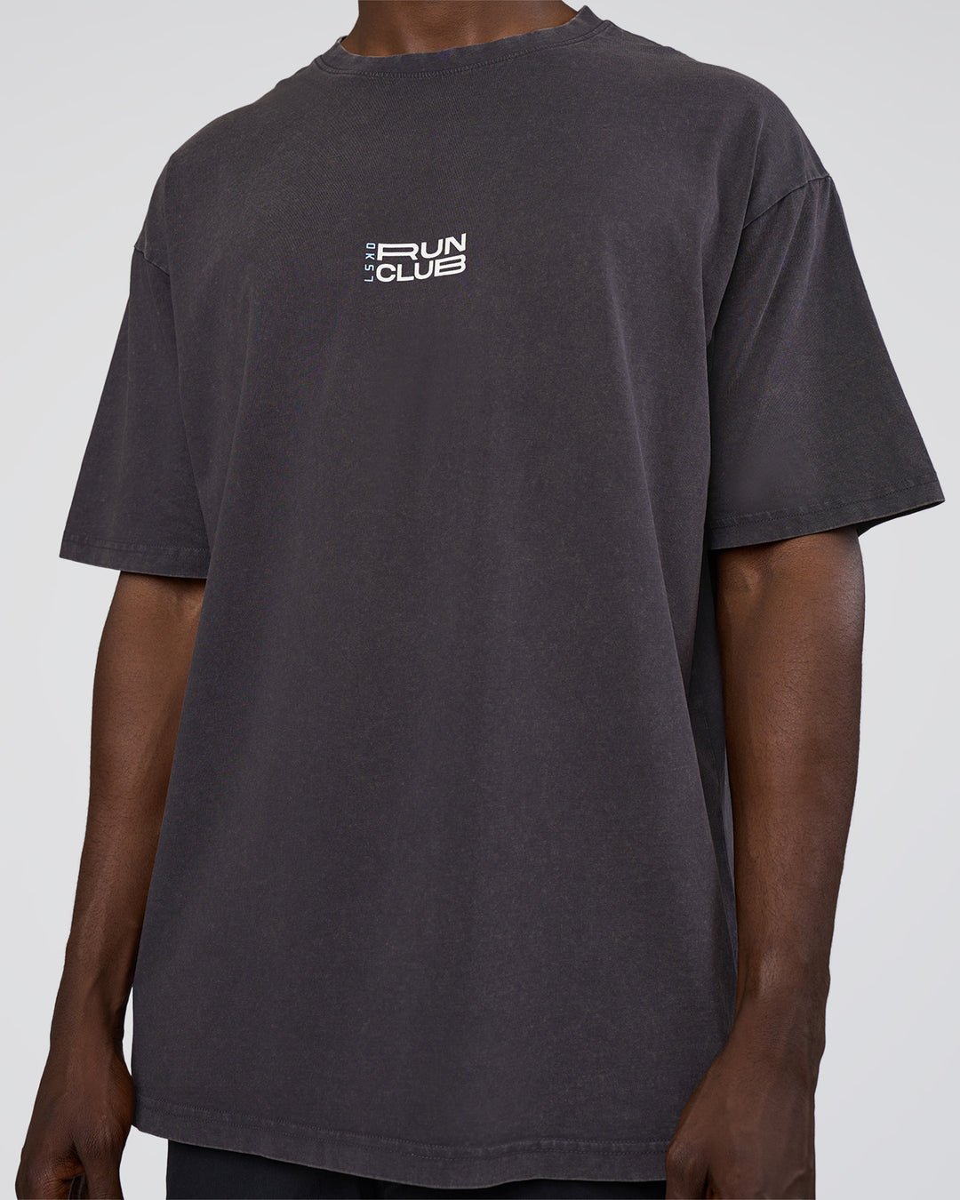 Man wearing Runner& - view 10