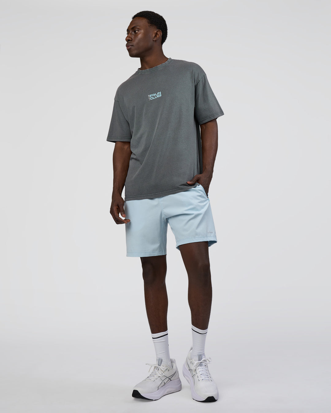 Man wearing Runner& - view 6