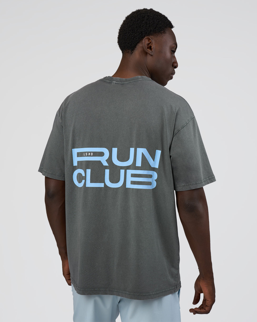 Man wearing Runner& - view 9