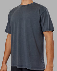 Man wearing Lifting Club FLXCotton Tee Oversize - Dark Storm Washed-Blue | Model:Jackson | Size:L | Thumbnail Index: 7
