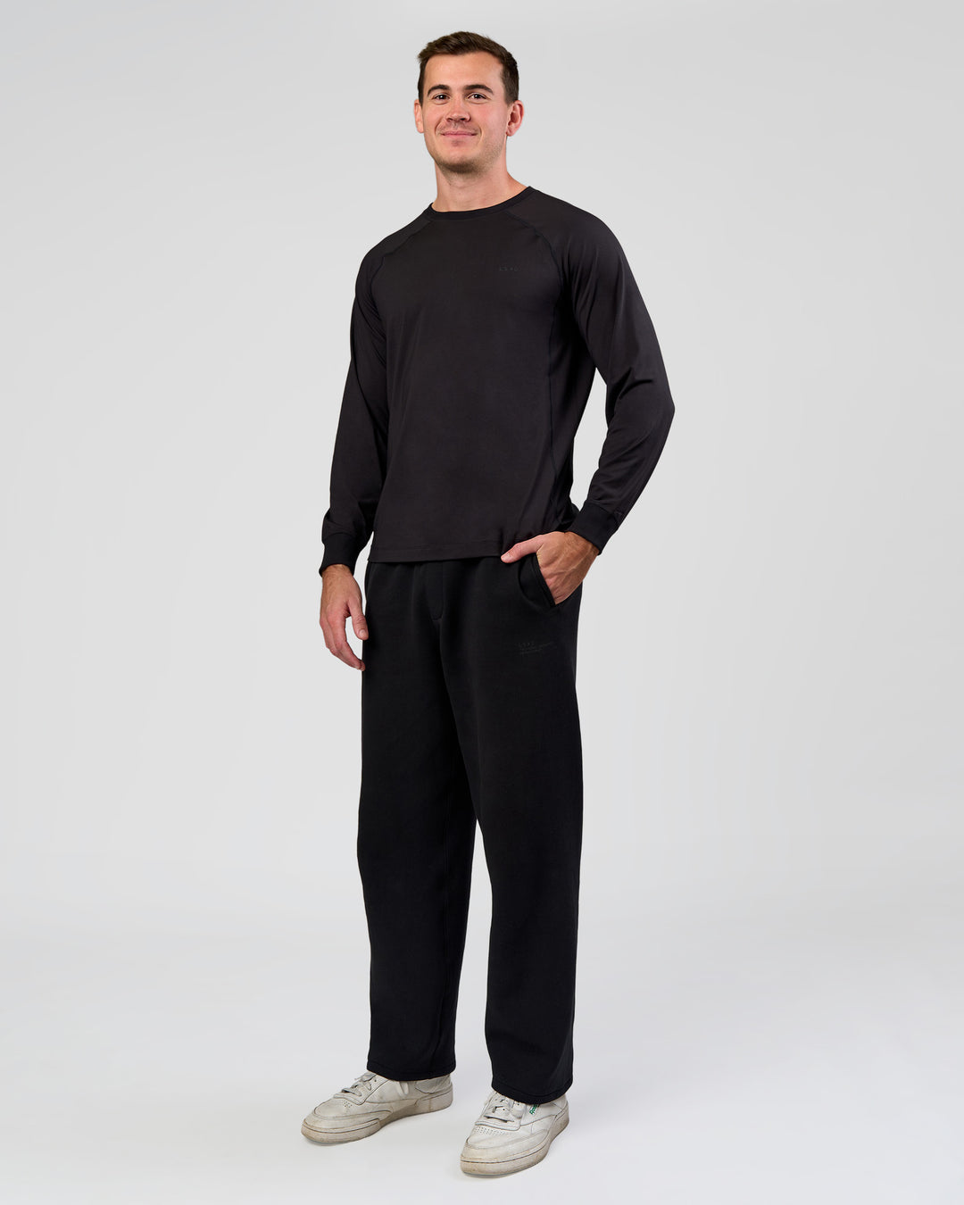 Man wearing Restore CloudFLX Sweater Black | Model:Alex | Size:M - view 3