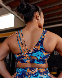 Woman wearing Galvanise Sports Bra 2.0 - React Print | Model:Vana | Size:M | Thumbnail Index: 5