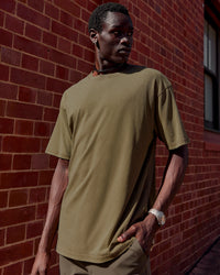 Man wearing Shadow Mode FLXCotton Oversized Tee - Walnut Grey Washed | Model:Mabyro | Size:M | Thumbnail Index: 6