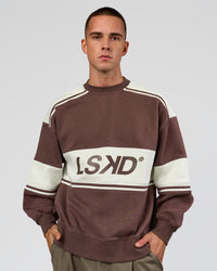 Man wearing A-Team Sweater Oversize in Cocoa Powder-Off White | Model:Albert | Size:M | Thumbnail Index: 5