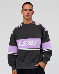 Man wearing A-Team Sweater Oversize in Dark Storm-Pale Lilac | Model:Albert | Size:M | Thumbnail Index: 2